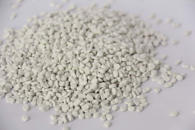 White Desiccant Masterbatch