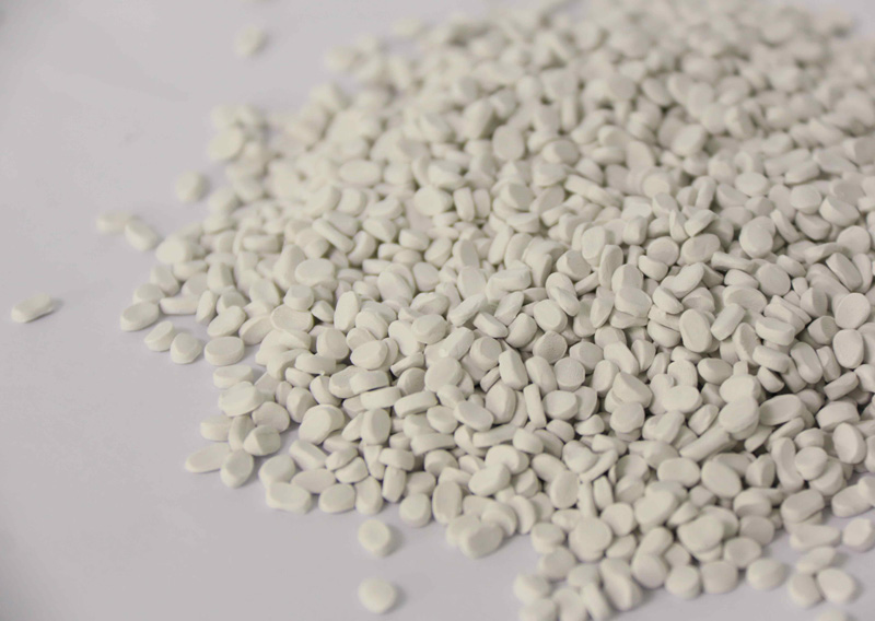 Off White Desiccant Masterbatch